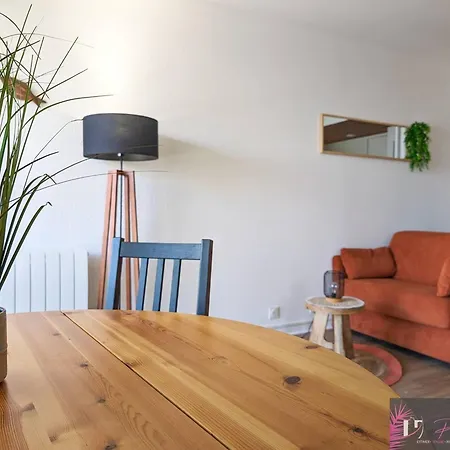 A Avec Piscine Et Parking - Fr-1-825-63 Apartment *